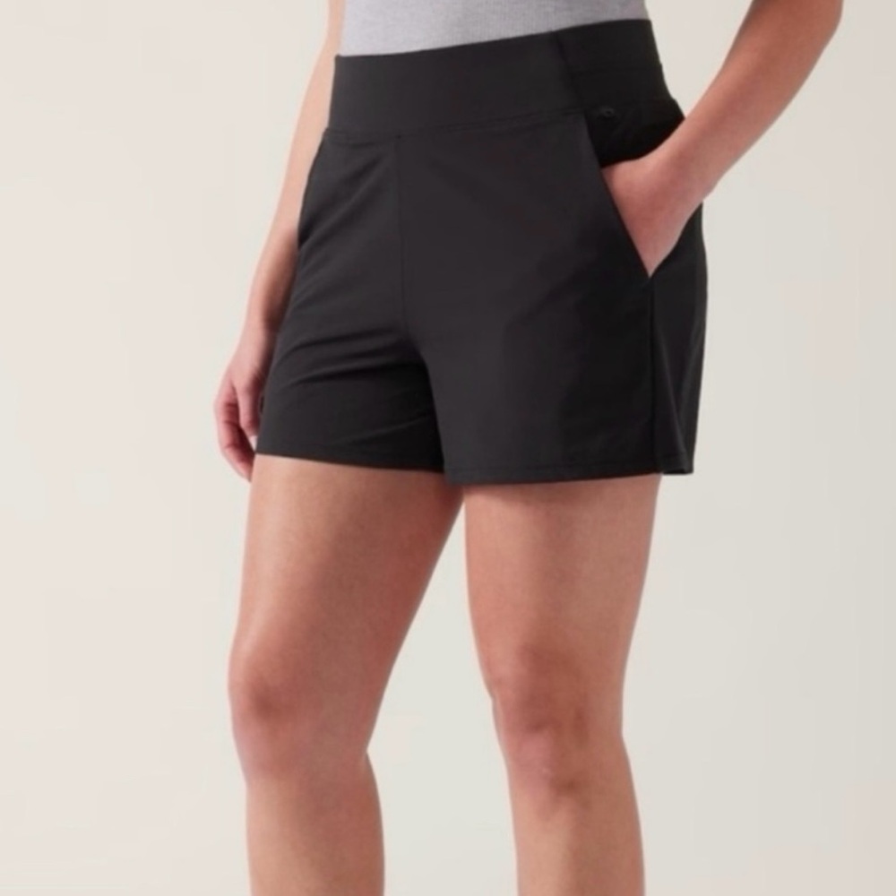 Athleta Women’s Brooklyn Short Black Size 4 (Small)